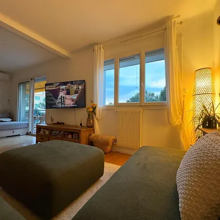 Beautiful Of 71 M2 In Saint-raphael Apartman